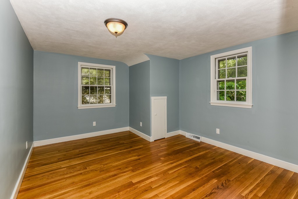 184 Vincent Road Dedham, MA 02026 - Photo 17 of 29 Gallery Image 17