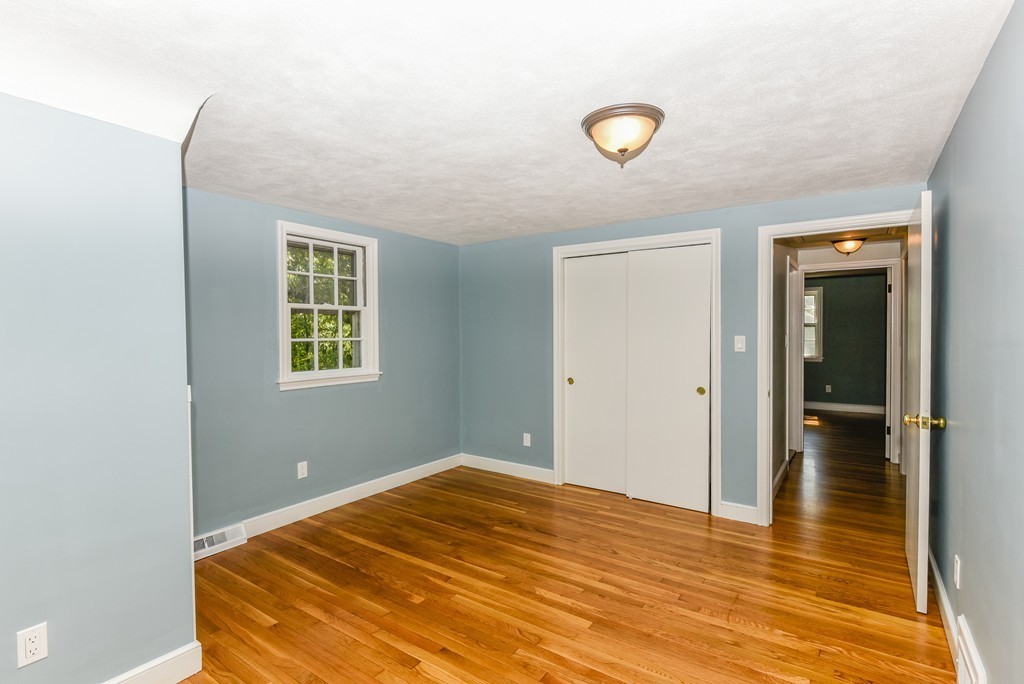 184 Vincent Road Dedham, MA 02026 - Photo 18 of 29 Gallery Image 18