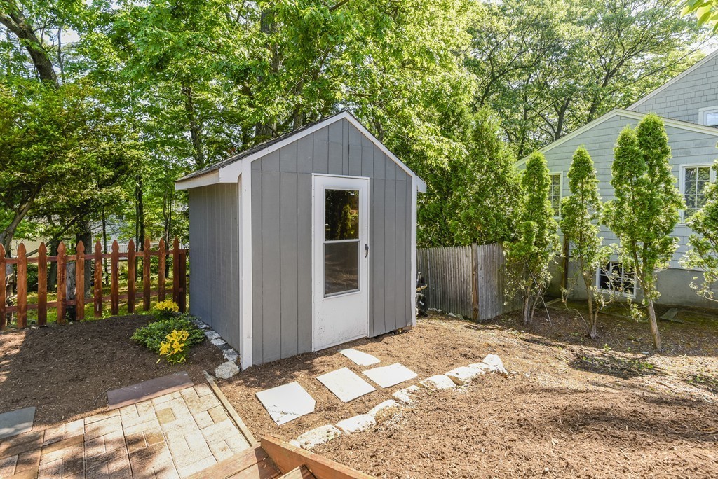 184 Vincent Road Dedham, MA 02026 - Photo 24 of 29 Gallery Image 24