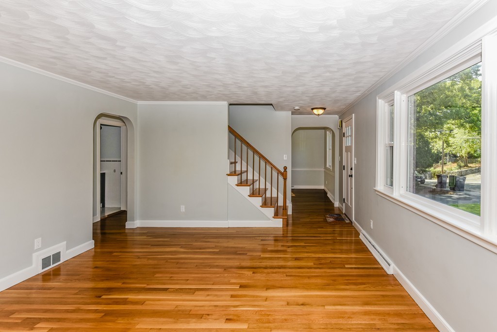 184 Vincent Road Dedham, MA 02026 - Photo 5 of 29 Gallery Image 5