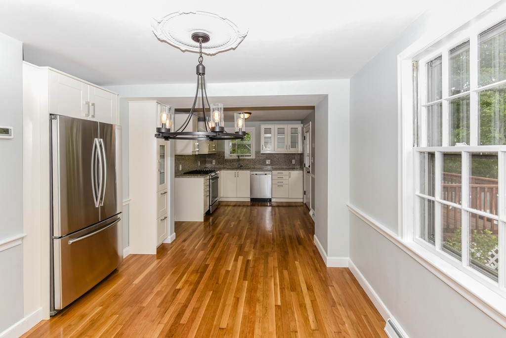 184 Vincent Road Dedham, MA 02026 - Photo 8 of 29 Gallery Image 8