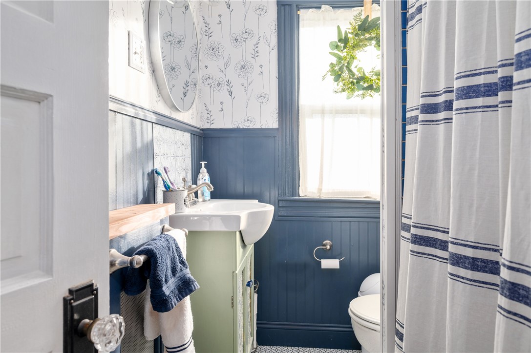 36 England Street Cumberland, RI 02864 - Photo 17 of 39