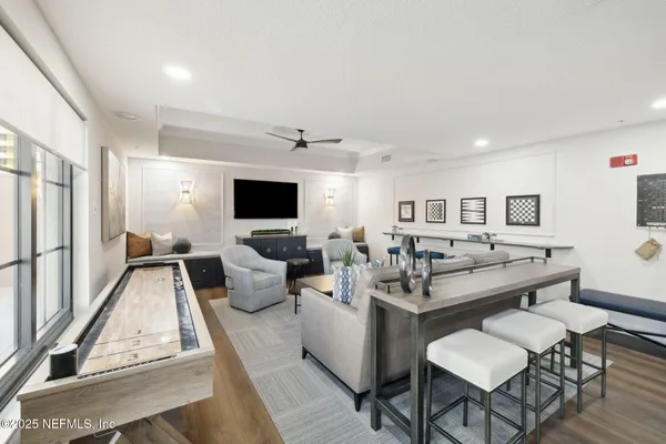 $590,000 | 1478 Riverplace Boulevard, Unit 606, Jacksonville, FL 32207