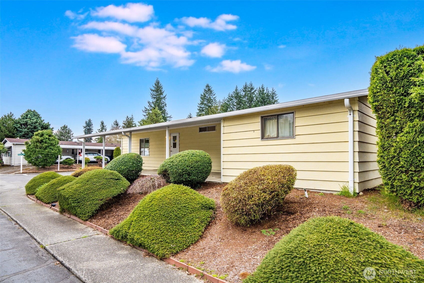 201 Union Avenue Southeast, Unit 111 Renton, WA 98059 - Photo 29 of 40 a view of outdoor space and yard