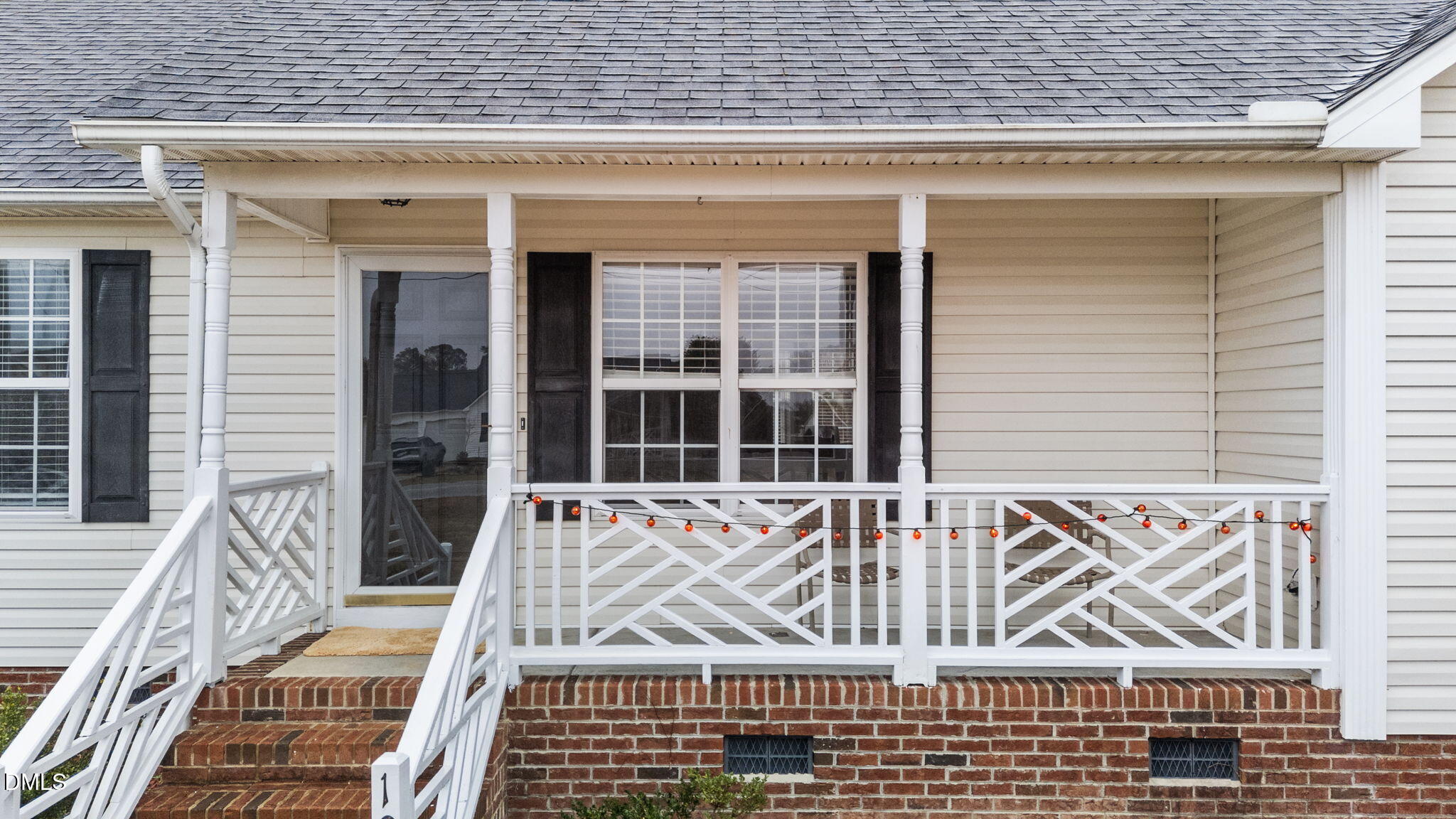 1275 Smith Road Smithfield, NC 27577 - Photo 3 of 41 a front view of a house