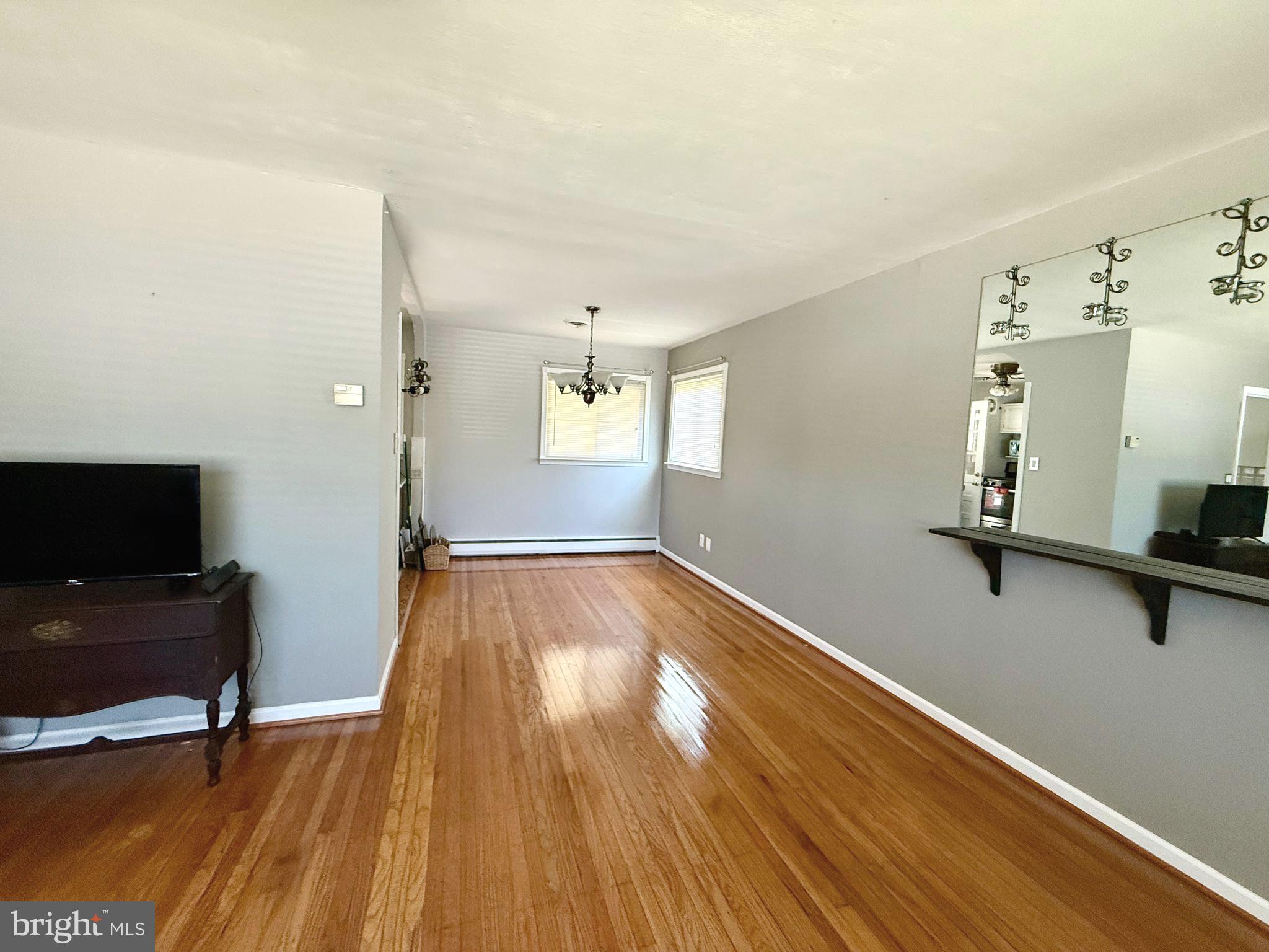 5720 Oakland Road Baltimore, MD 21227 - Photo 9 of 30