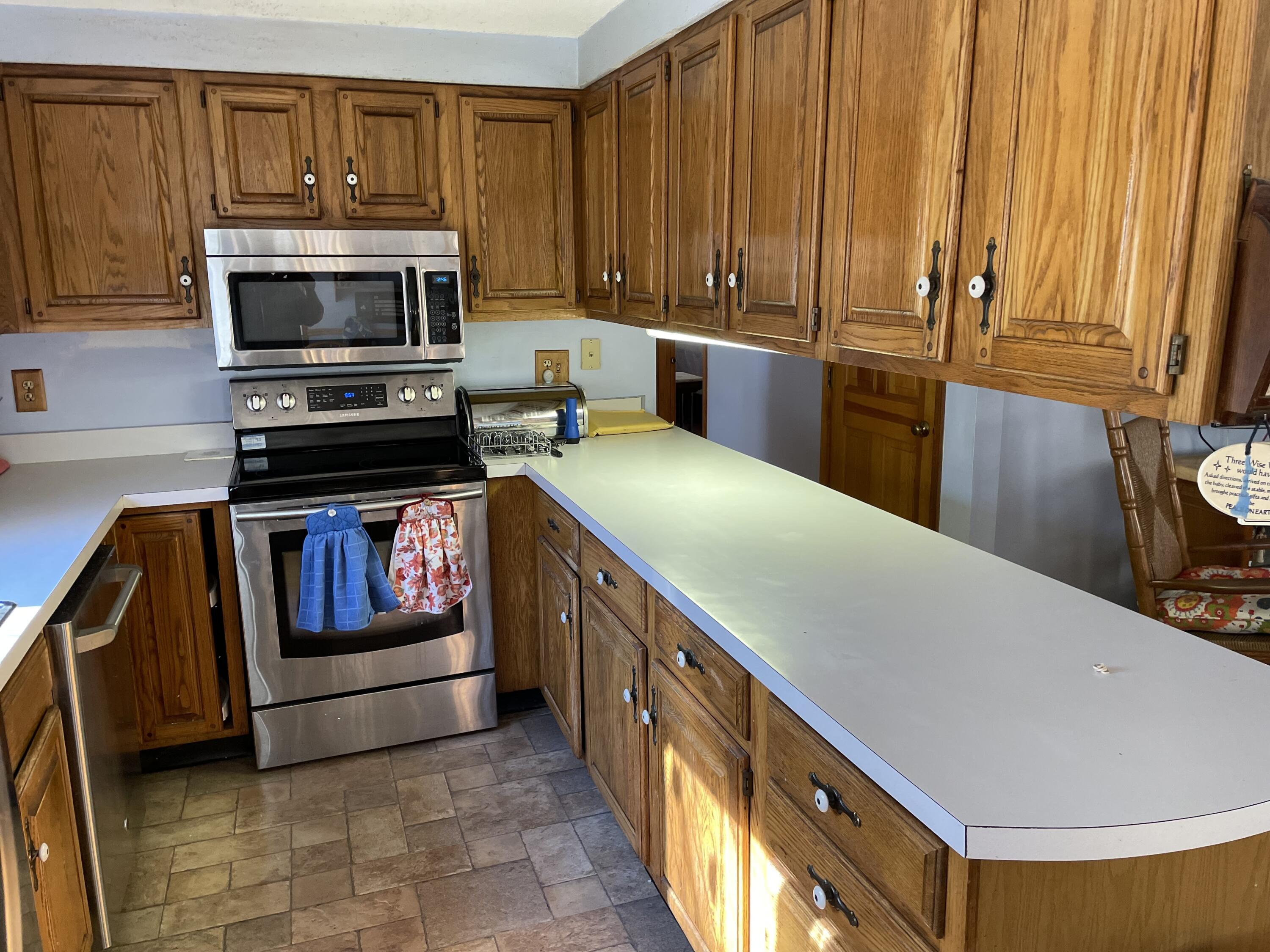 95 Mast Road Falmouth, ME 04105 - Photo 9 of 37 Kitchen 3