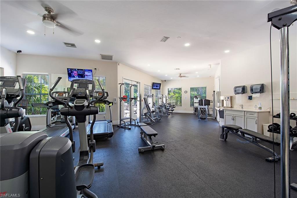 6572 Chestnut Circle Naples, FL 34109 - Photo 17 of 19