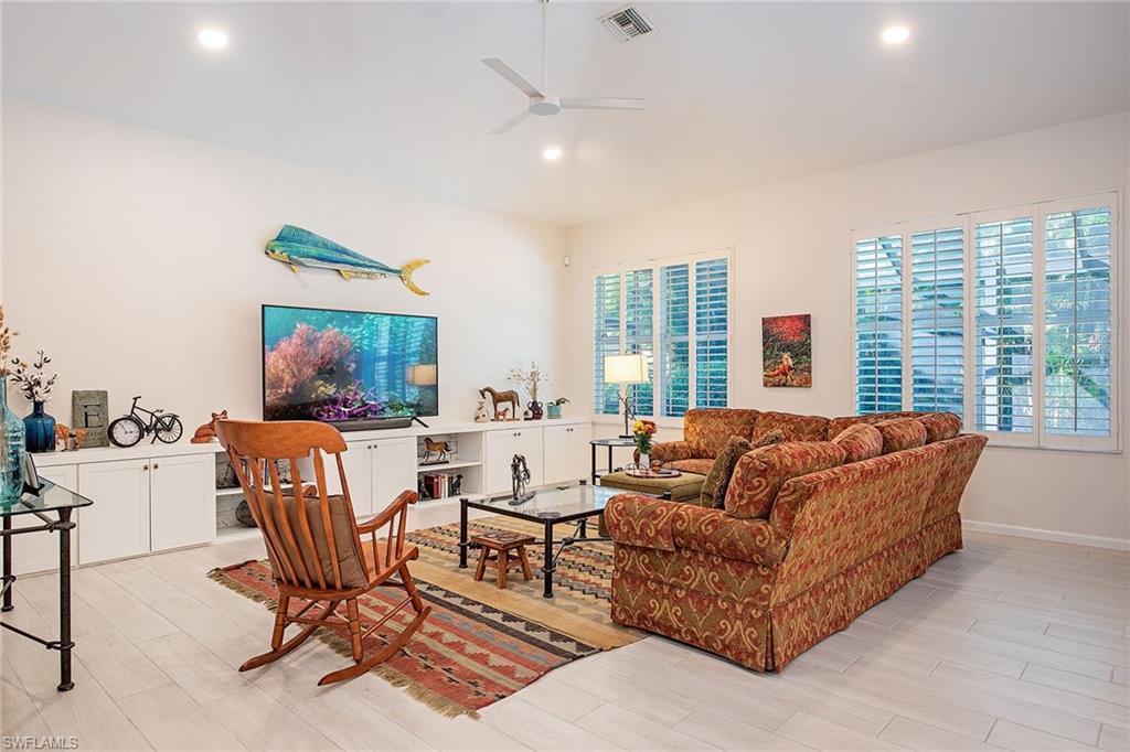 6572 Chestnut Circle Naples, FL 34109 - Photo 3 of 19