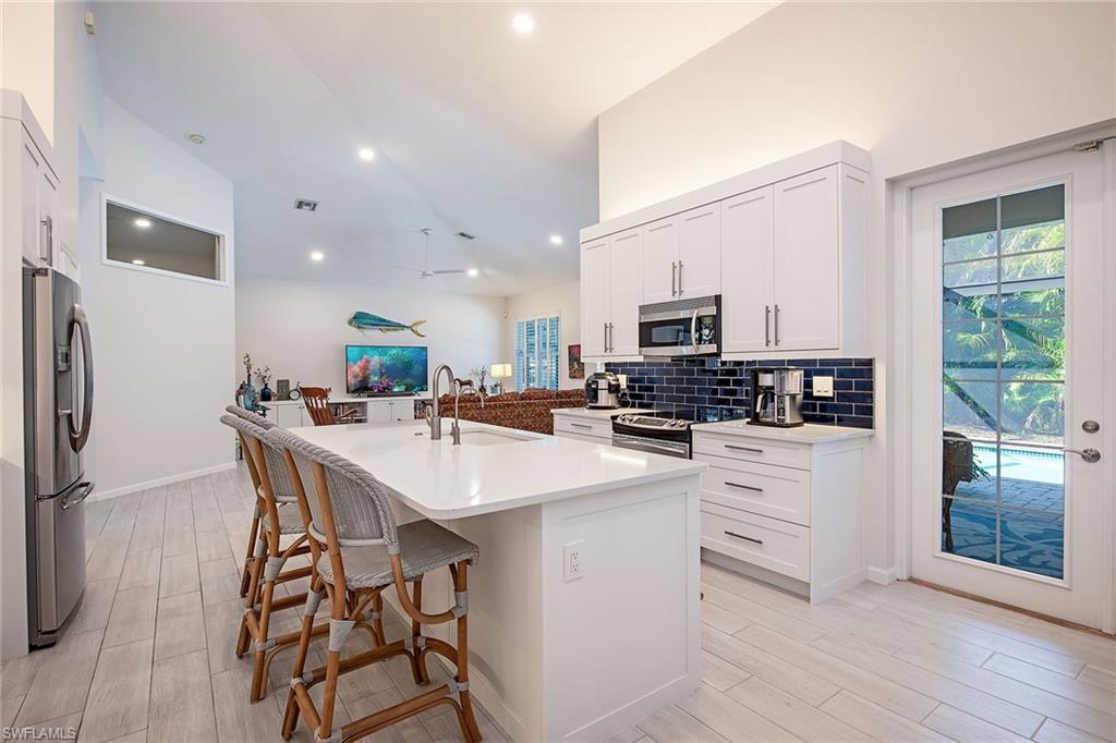 6572 Chestnut Circle Naples, FL 34109 - Photo 6 of 19