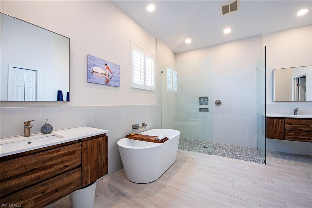 6572 Chestnut Circle Naples, FL 34109 - Photo 9 of 19