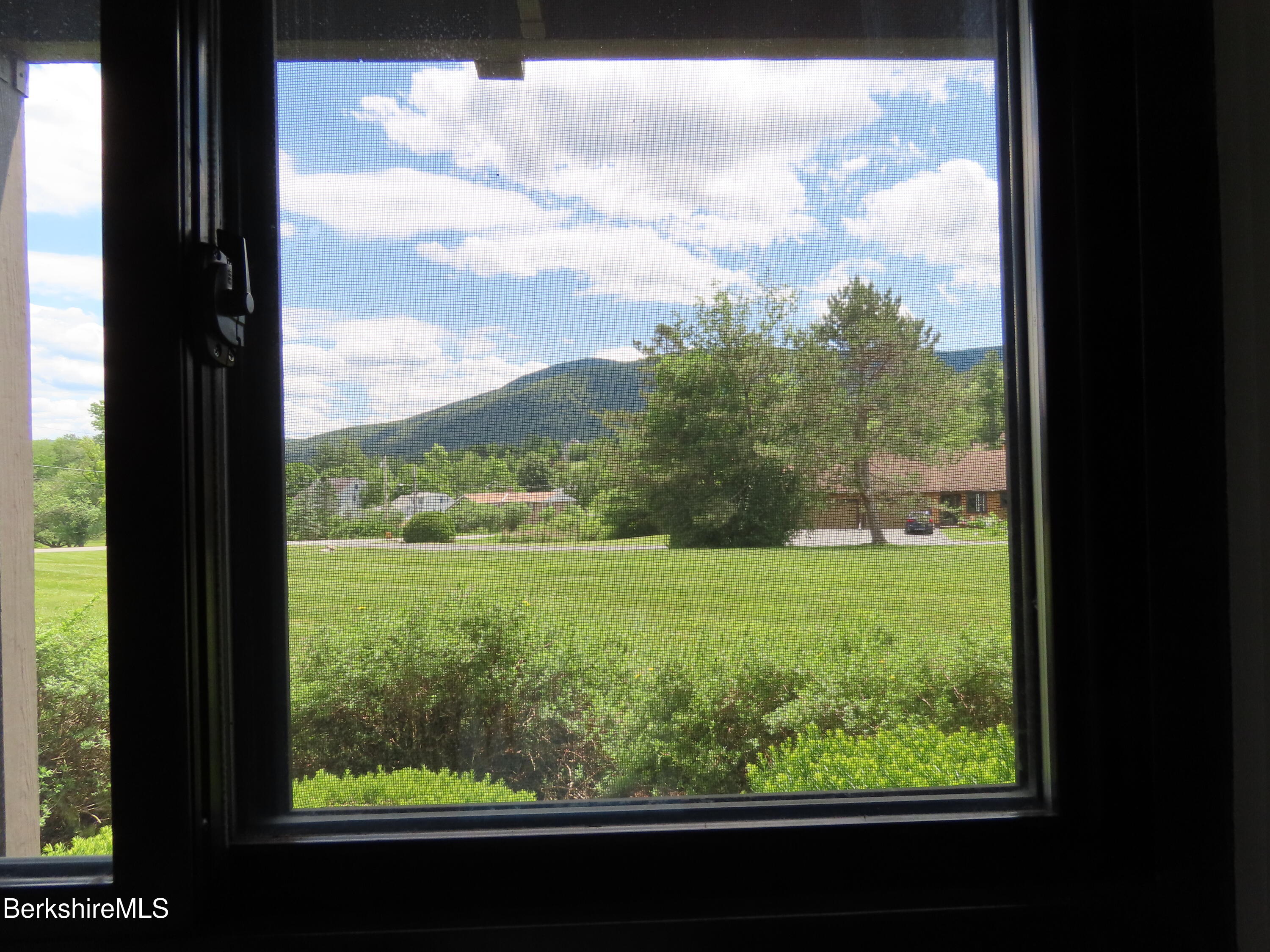 189 Stratton Road, Unit C4 Williamstown, MA 01267 - Photo 9 of 29 Mountain Views from Livingroom