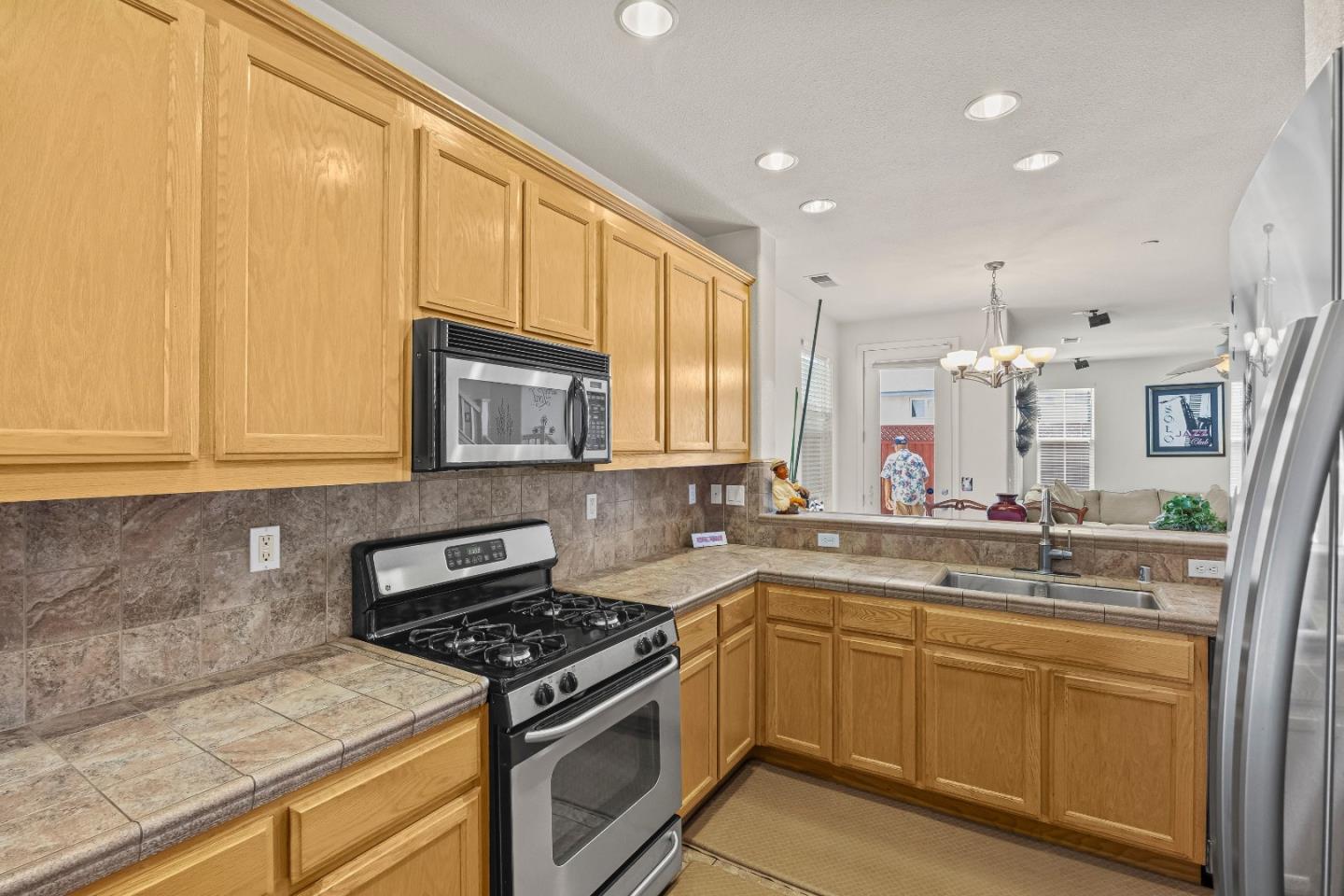 7934 Kipling Circle Gilroy, CA 95020 - Photo 8 of 39