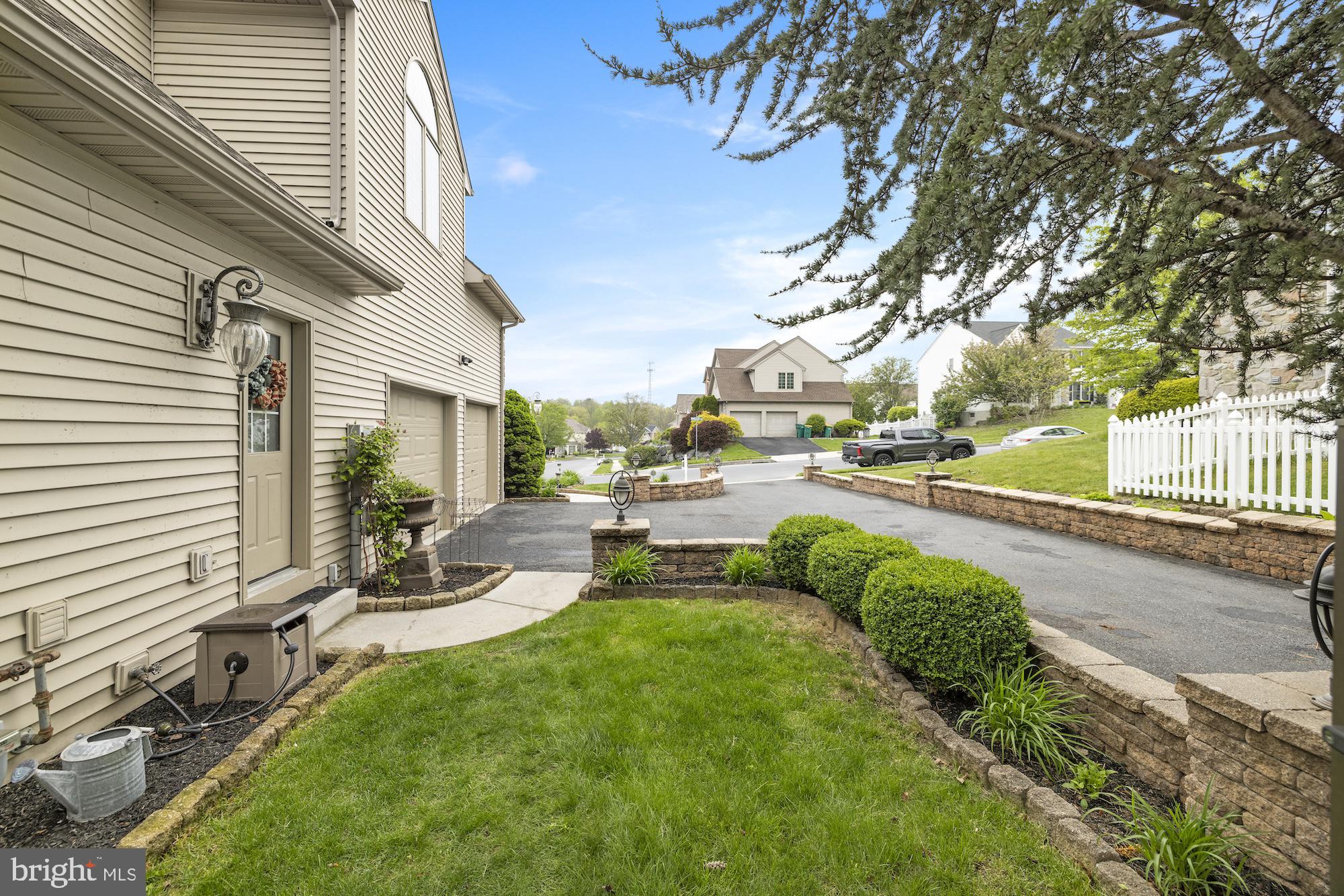 1070 Windsor Road Mechanicsburg, PA 17050 - Photo 5 of 79
