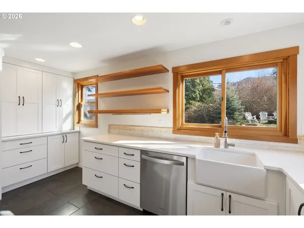 $845,000 | 3225 Thomsen Road, Hood River, OR 97031