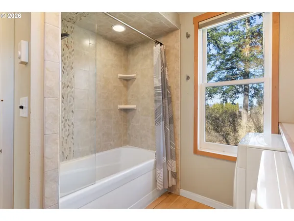 $845,000 | 3225 Thomsen Road, Hood River, OR 97031