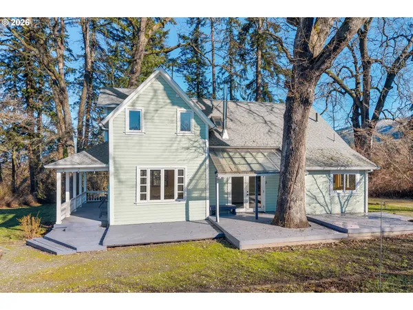$845,000 | 3225 Thomsen Road, Hood River, OR 97031