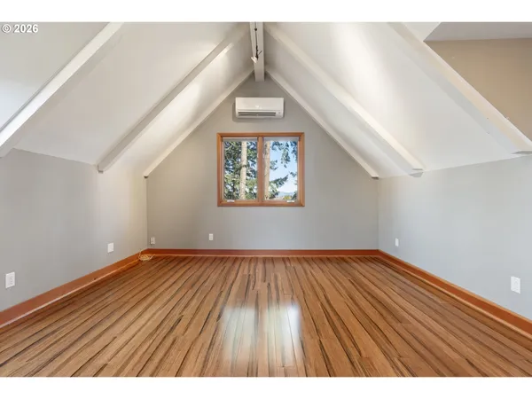 $845,000 | 3225 Thomsen Road, Hood River, OR 97031