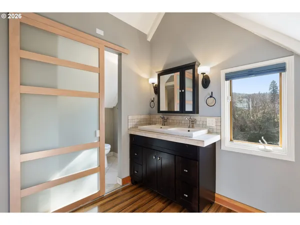 $845,000 | 3225 Thomsen Road, Hood River, OR 97031