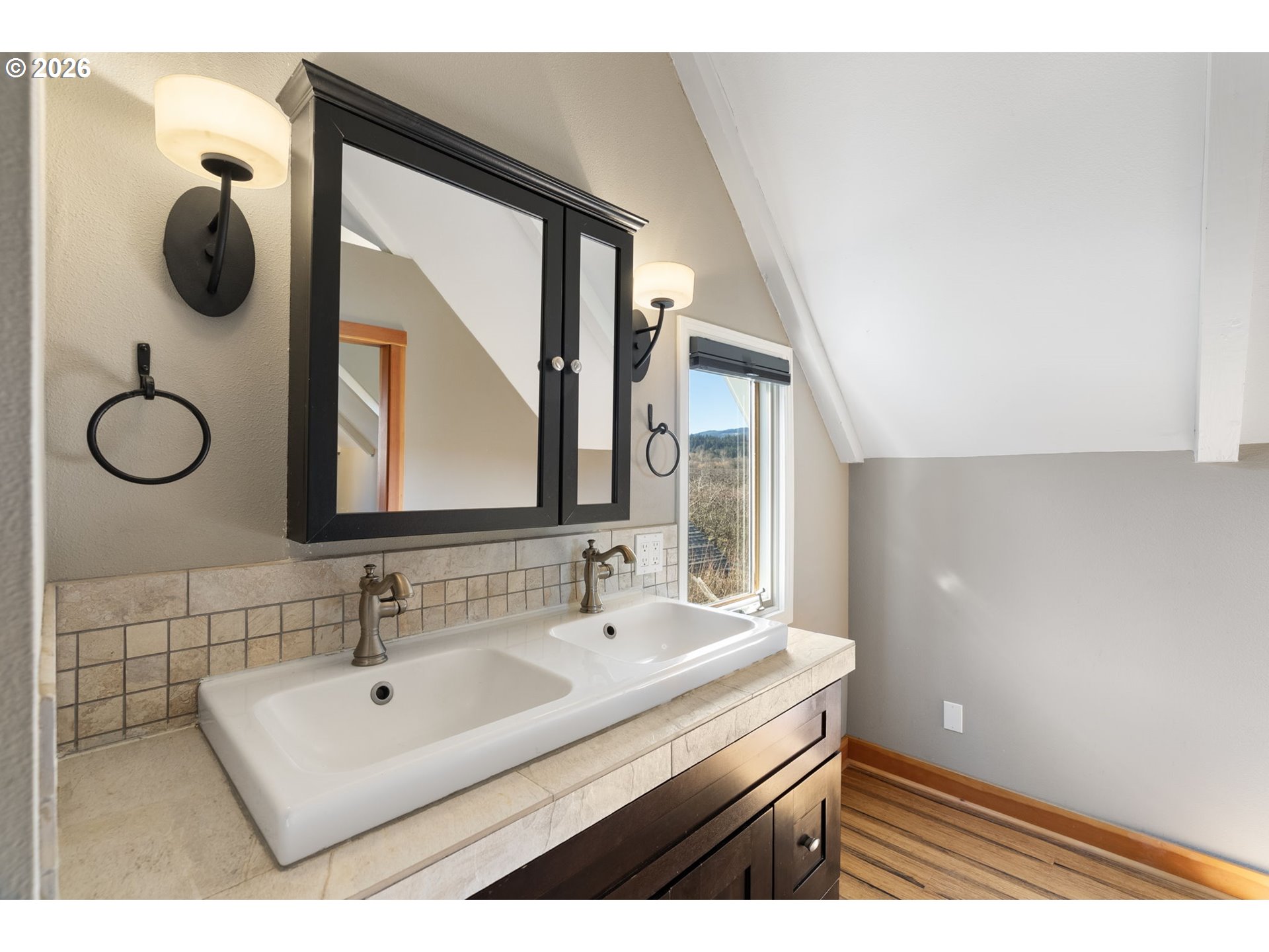 3225 Thomsen Road Hood River, OR 97031 - Photo 27 of 48