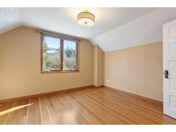 $845,000 | 3225 Thomsen Road, Hood River, OR 97031