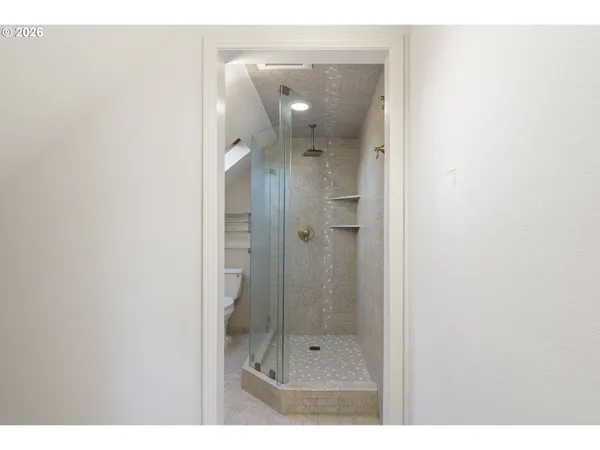 $845,000 | 3225 Thomsen Road, Hood River, OR 97031