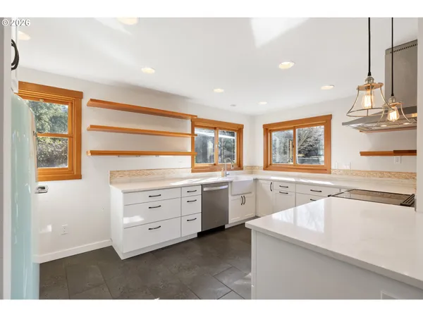 $845,000 | 3225 Thomsen Road, Hood River, OR 97031