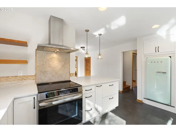 $845,000 | 3225 Thomsen Road, Hood River, OR 97031