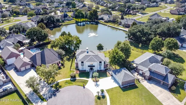$740,000 | 105 Woodbine Drive, Lafayette, LA 70503