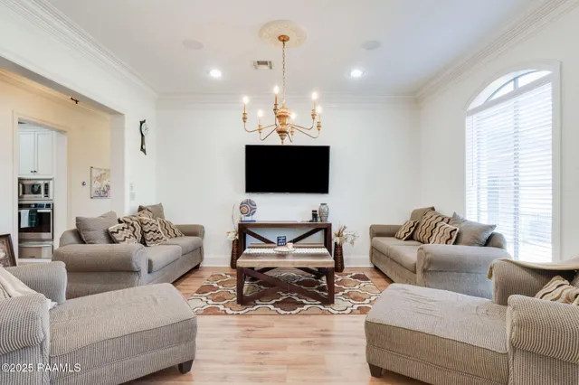 $740,000 | 105 Woodbine Drive, Lafayette, LA 70503