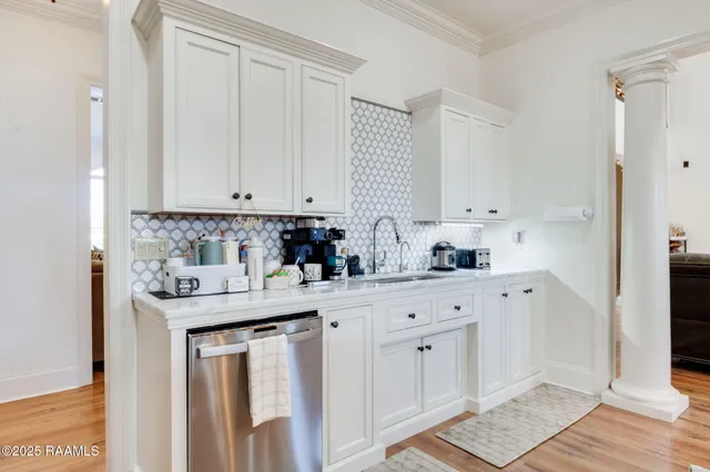 $740,000 | 105 Woodbine Drive, Lafayette, LA 70503