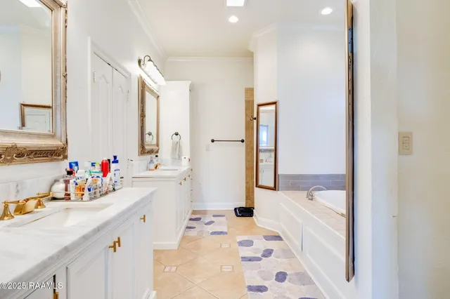 $740,000 | 105 Woodbine Drive, Lafayette, LA 70503