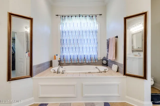 $740,000 | 105 Woodbine Drive, Lafayette, LA 70503