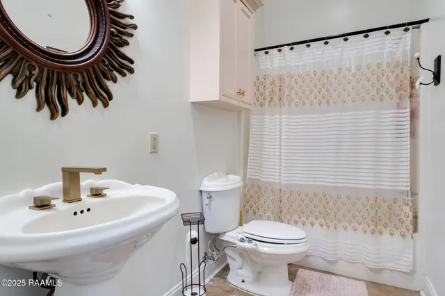 $740,000 | 105 Woodbine Drive, Lafayette, LA 70503