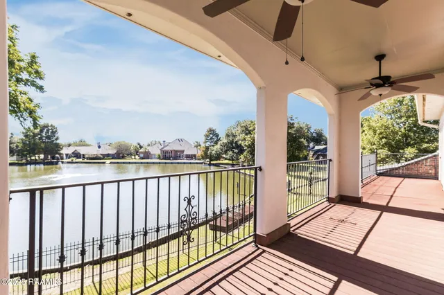 $740,000 | 105 Woodbine Drive, Lafayette, LA 70503