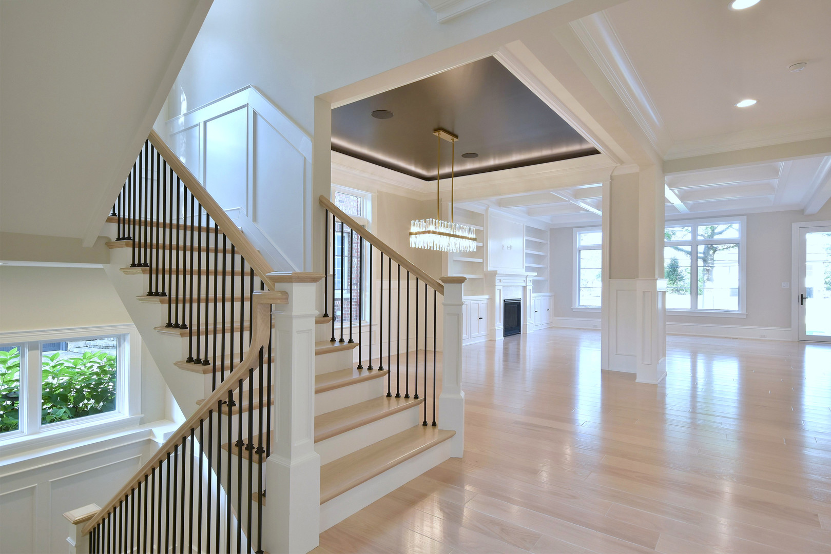 246 Geneva Avenue Elmhurst, IL 60126 - Photo 2 of 17