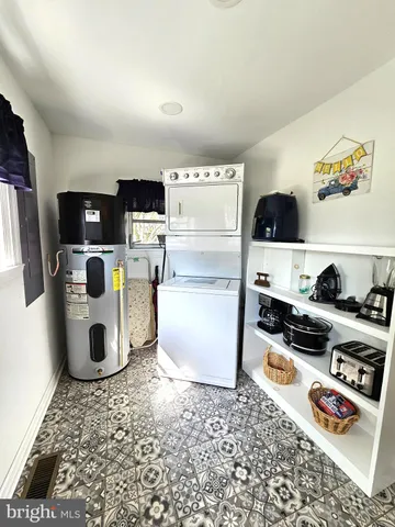 $1,700 | 407 Myrtle Street, Crisfield, MD 21817