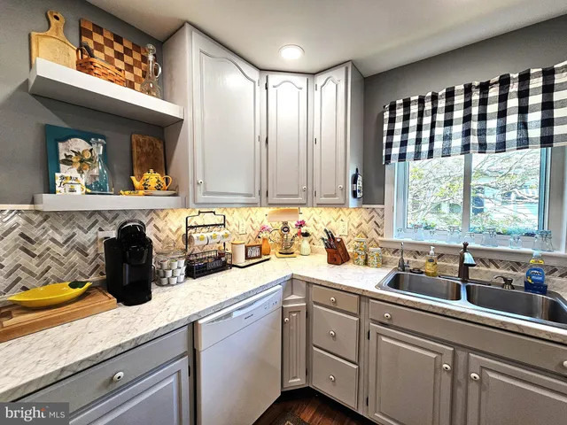 $1,700 | 407 Myrtle Street, Crisfield, MD 21817