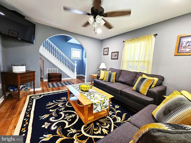 $1,700 | 407 Myrtle Street, Crisfield, MD 21817