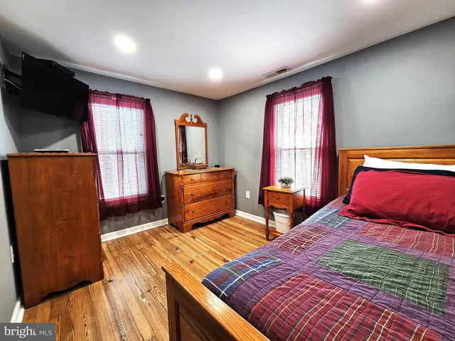 $1,700 | 407 Myrtle Street, Crisfield, MD 21817