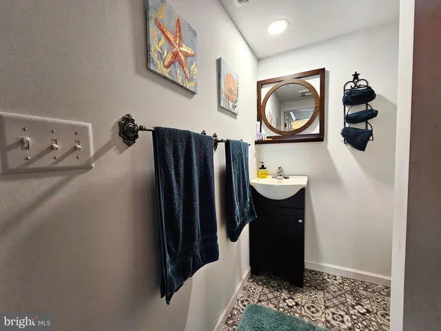 $1,700 | 407 Myrtle Street, Crisfield, MD 21817