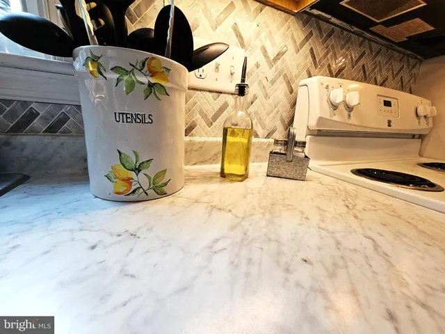 $1,700 | 407 Myrtle Street, Crisfield, MD 21817