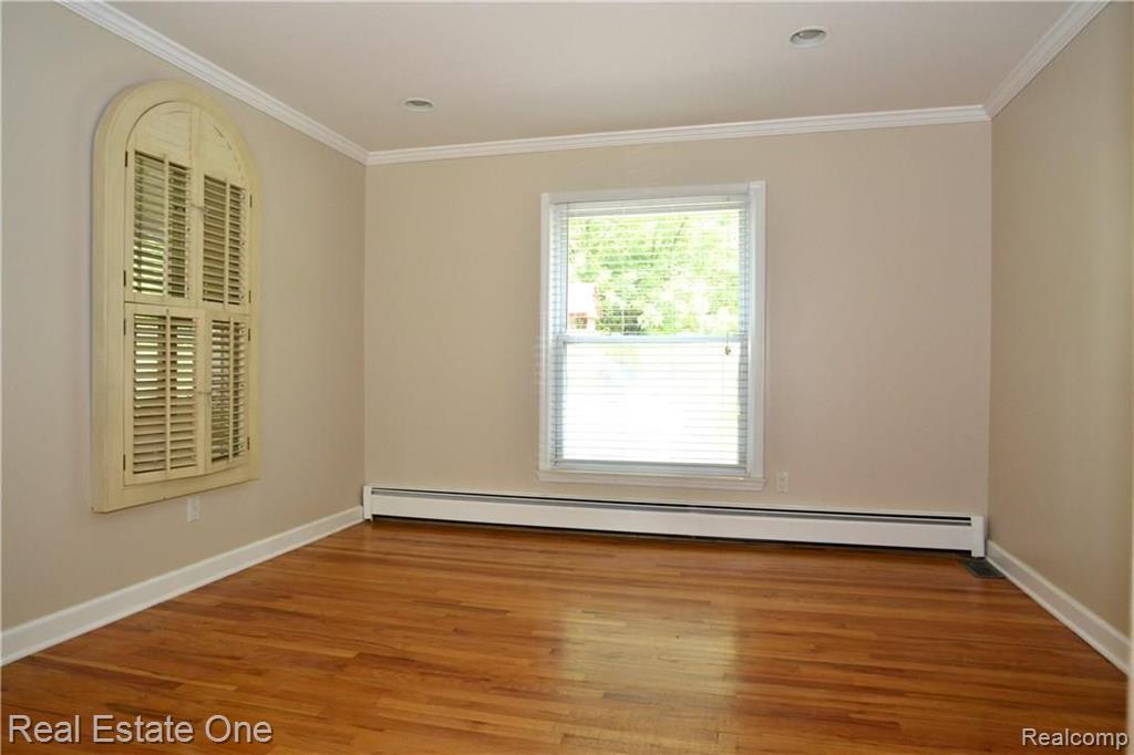 5574 Abington Road West Bloomfield, MI 48322 - Photo 6 of 34