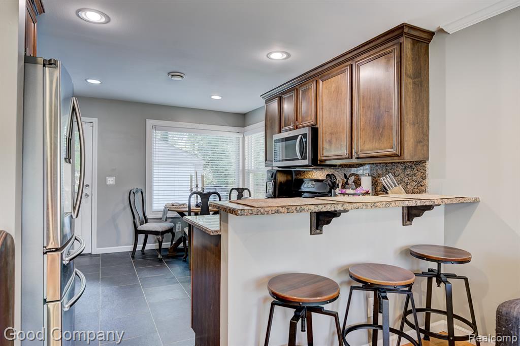 15925 West 14 Mile Road Franklin, MI 48025 - Photo 6 of 29