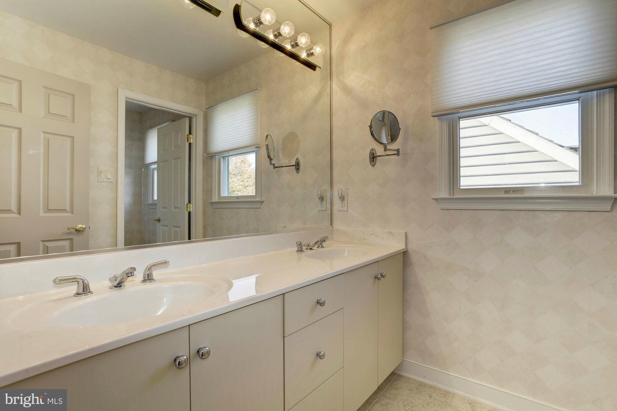 11252 Ridermark Row Columbia, MD 21044 - Photo 17 of 26 Bath