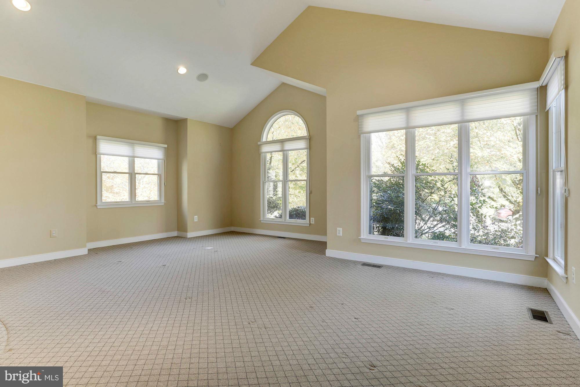 11252 Ridermark Row Columbia, MD 21044 - Photo 3 of 26 Living Room
