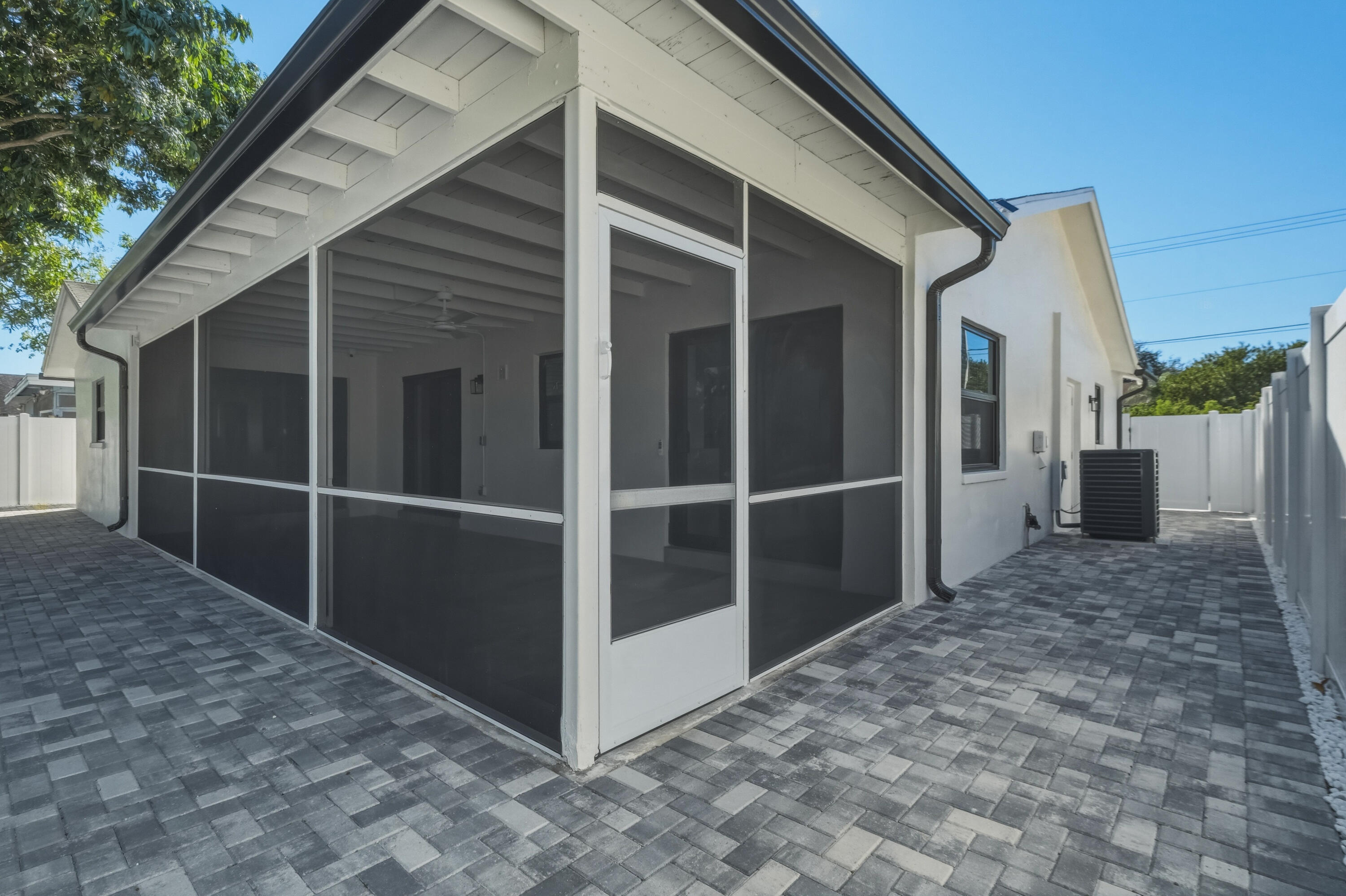 22390 Southwest 66th Avenue Boca Raton, FL 33428 - Photo 52 of 58 a view of empty room with front door