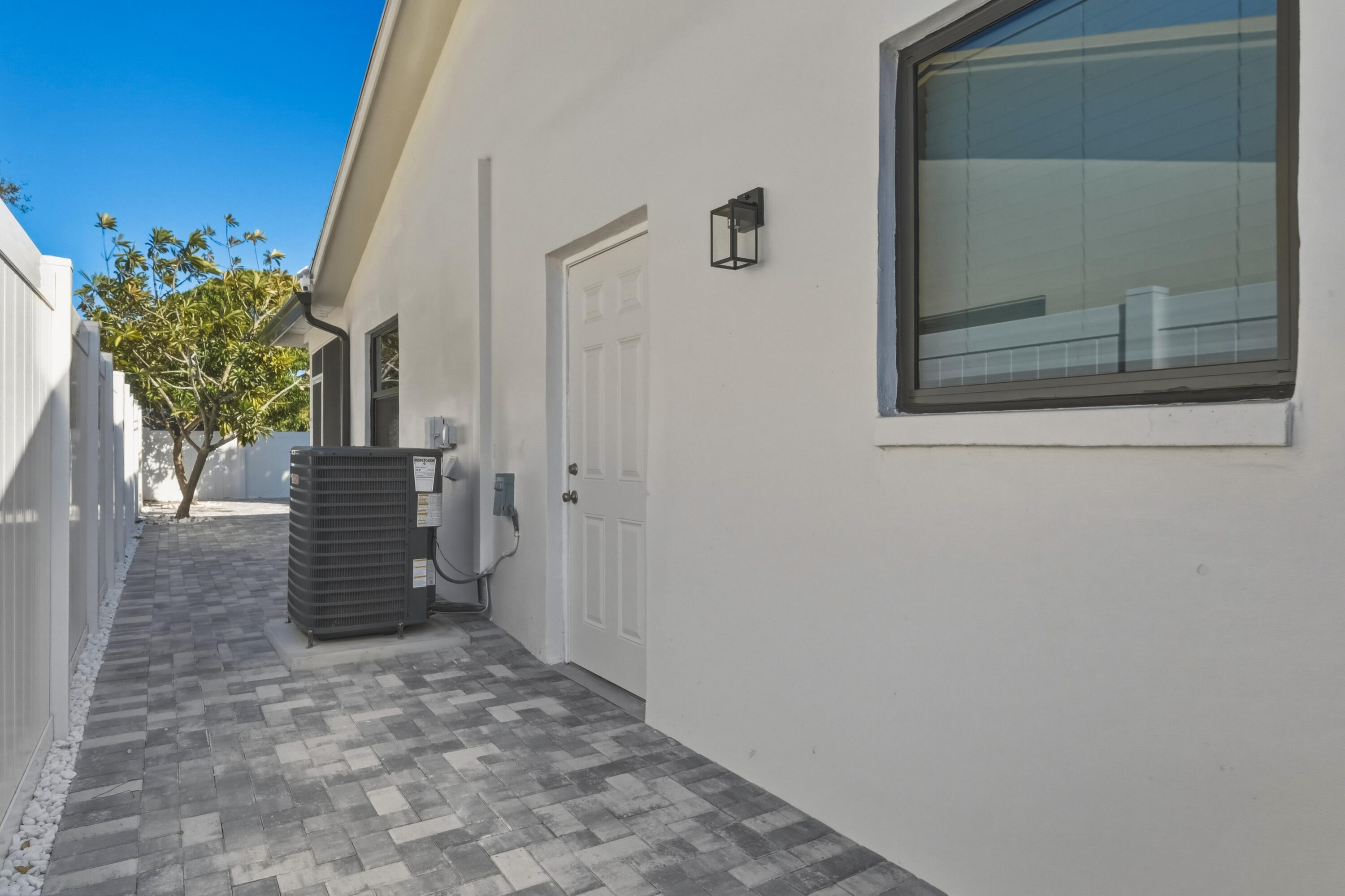 22390 Southwest 66th Avenue Boca Raton, FL 33428 - Photo 53 of 58 a view of a hallway with closet