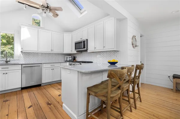 $3,750 | 36 2nd Street, Newport, RI 02840