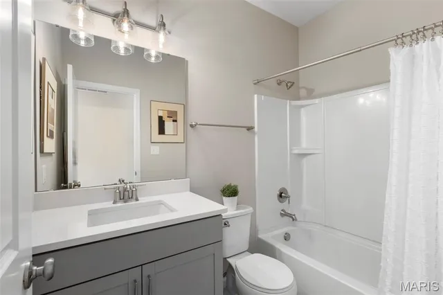 $464,616 | 308 Osprey Court, Lake St. Louis, MO 63367